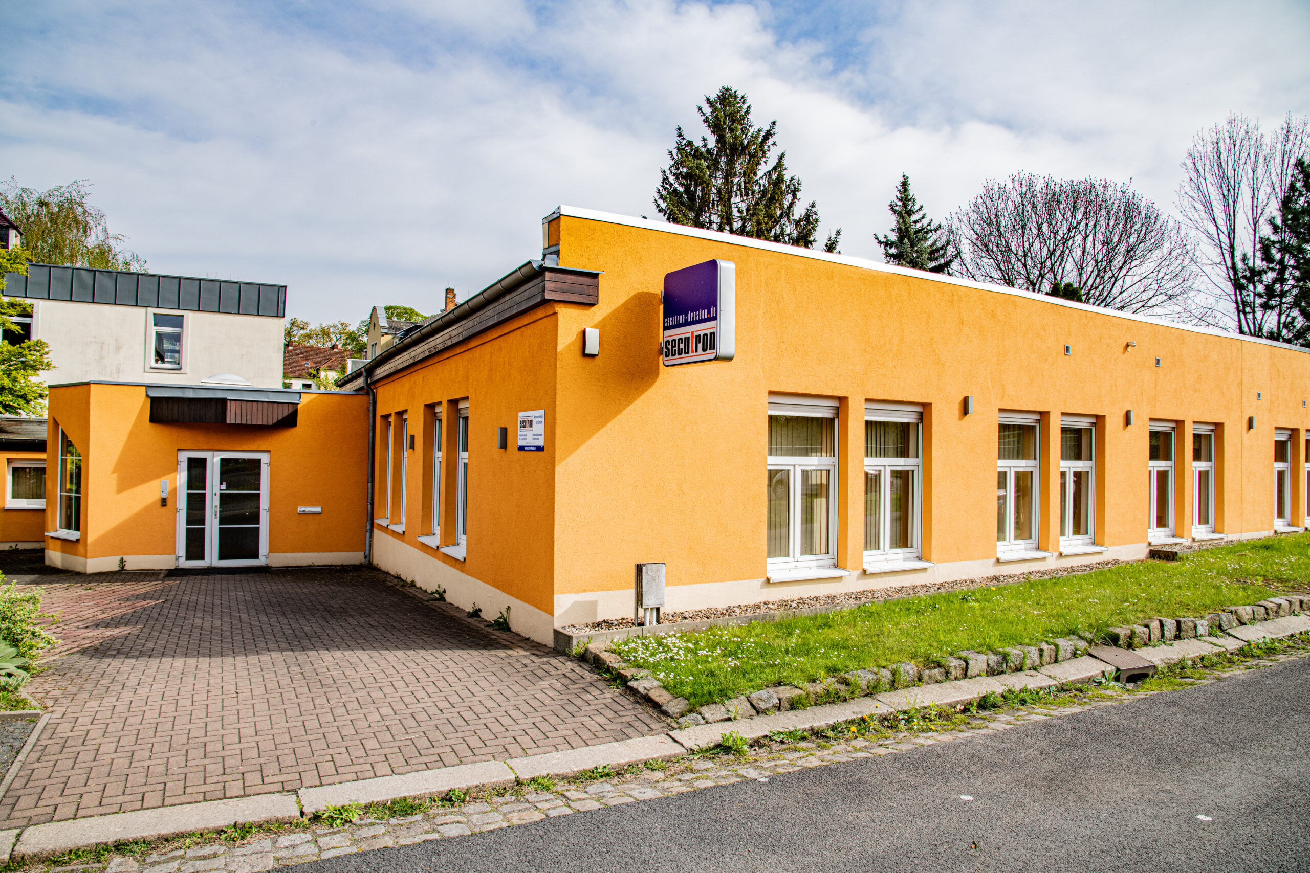Willkommen bei Secutron